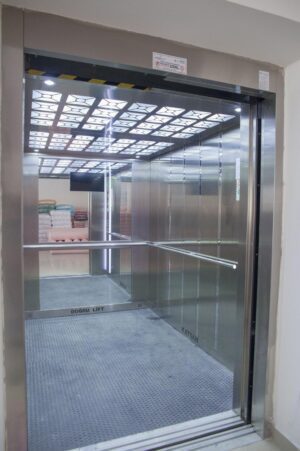 Вантажна ліфтова кабіна Ozbesler 108