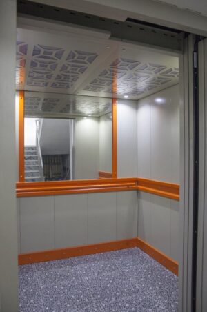 Вантажна ліфтова кабіна Ozbesler 109